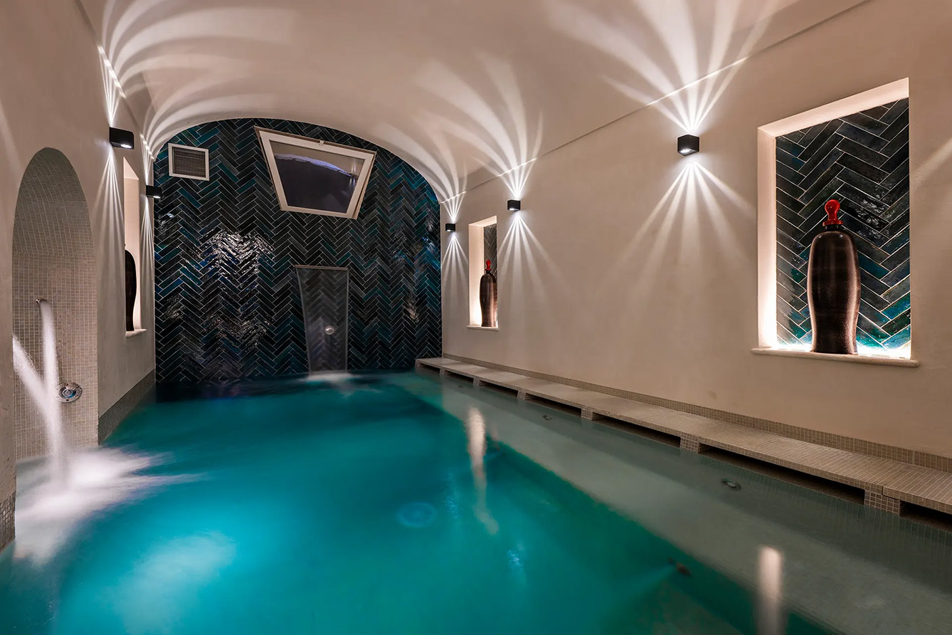private pool-villa.frangi